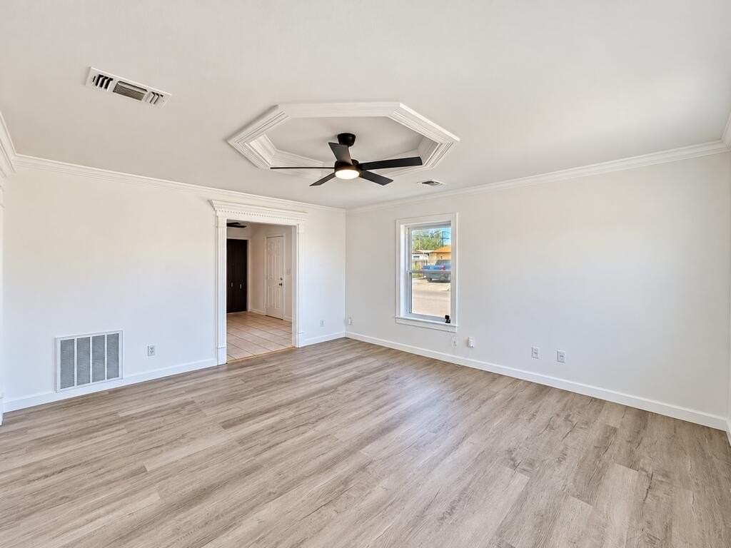 615 Nw 10th St - Photo 2 of 31
