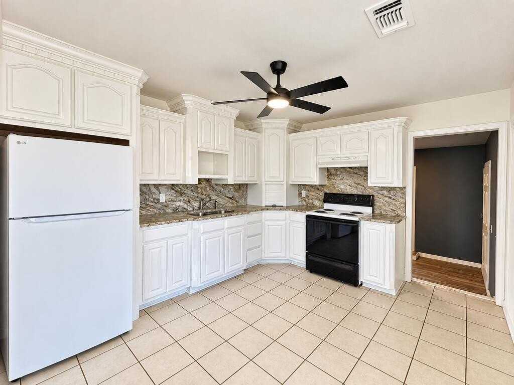 615 Nw 10th St - Photo 7 of 31