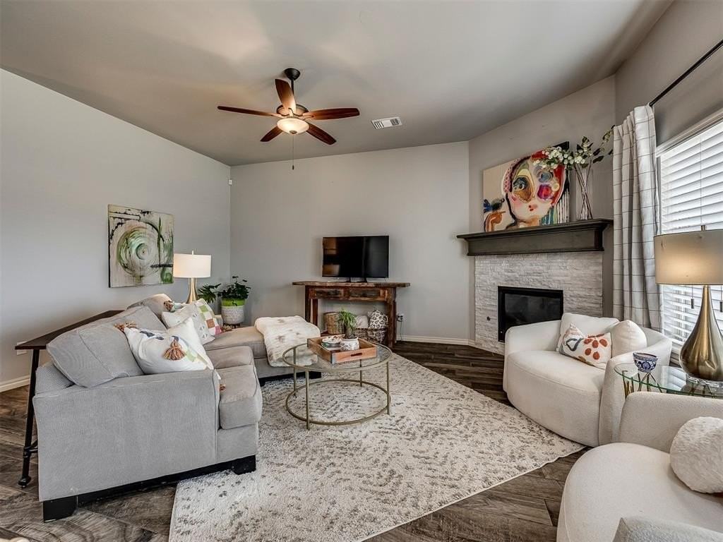 14704 Brinklee Way - Photo 6 of 34