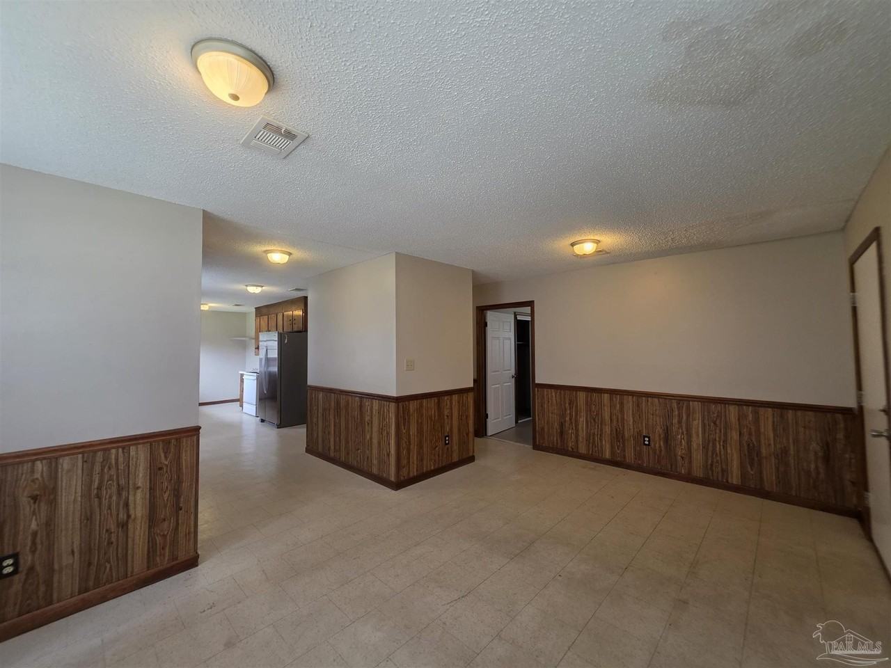 2014 Woodbury Dr - Photo 4 of 13