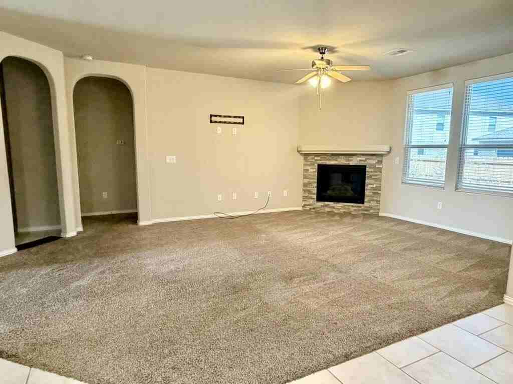 806 Victory Pkwy - Photo 2 of 24