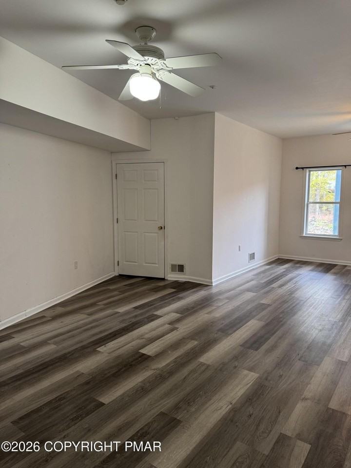 143 Huntington Dr - Photo 6 of 20