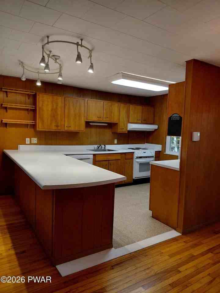 112 Burning Tree Dr - Photo 6 of 11