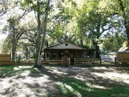 featured image of 353 N Robin Hood Rd