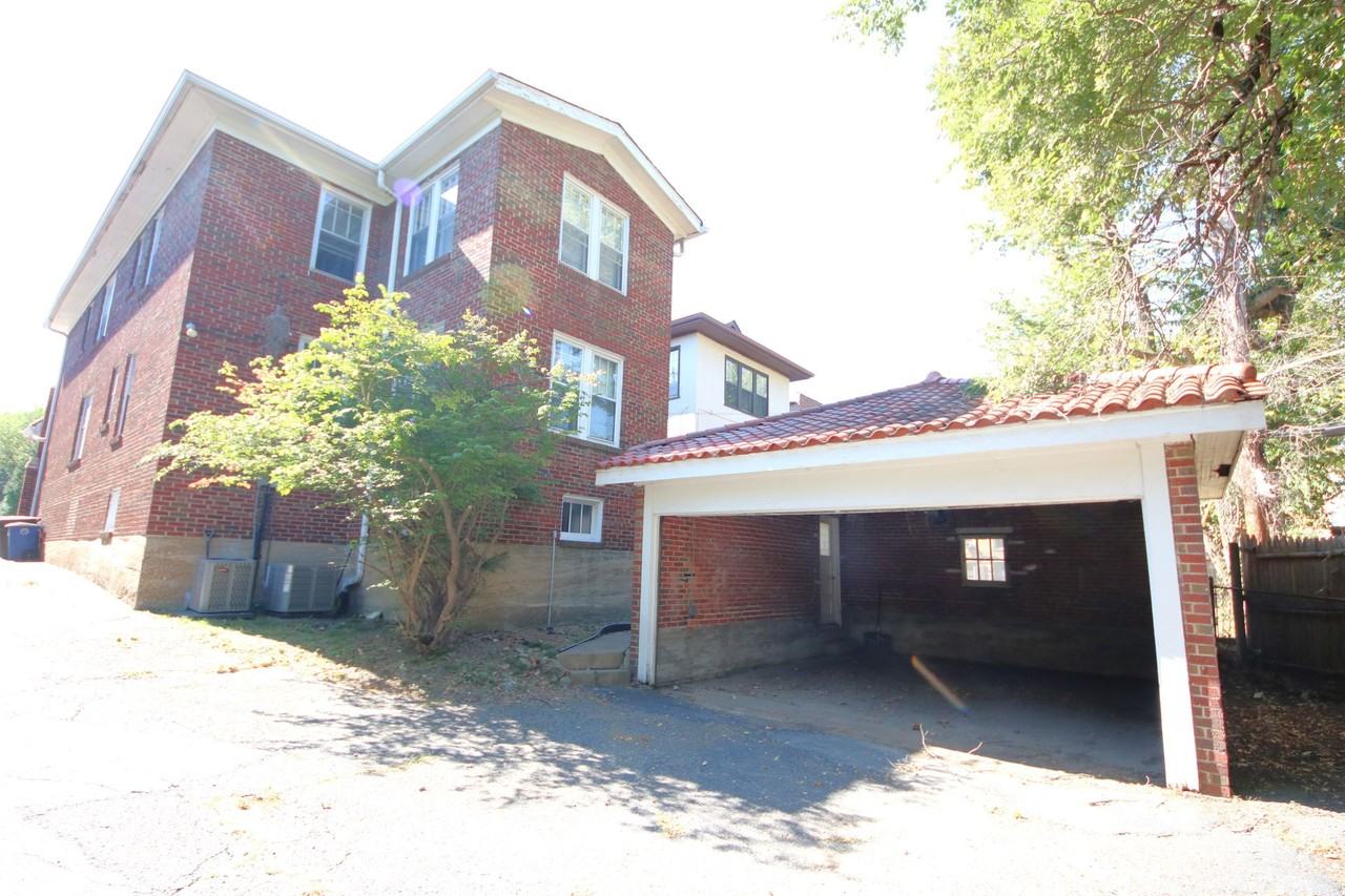 7323 Forsyth Blvd. - Photo 4 of 5