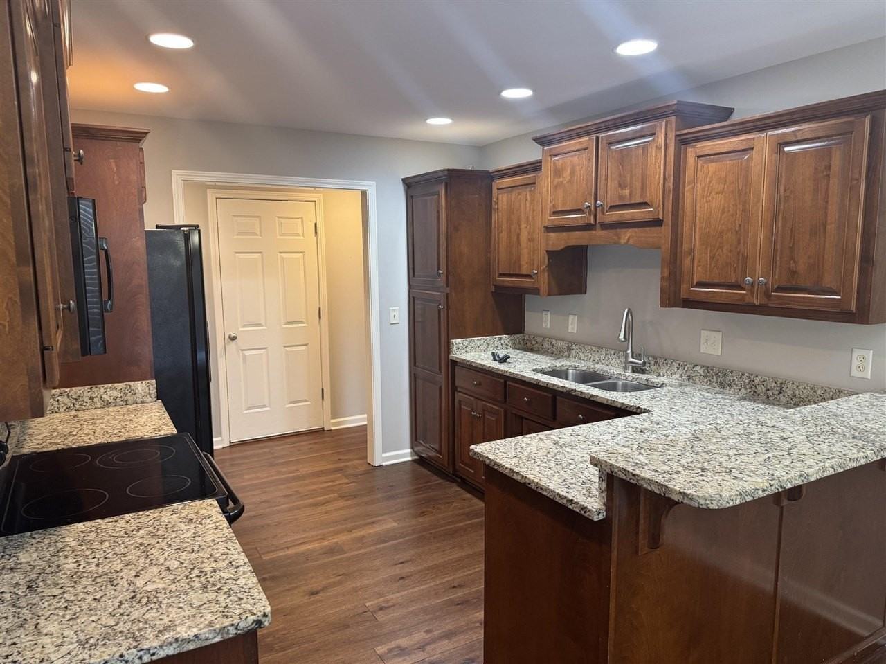 309 Eureka Way - Photo 6 of 27