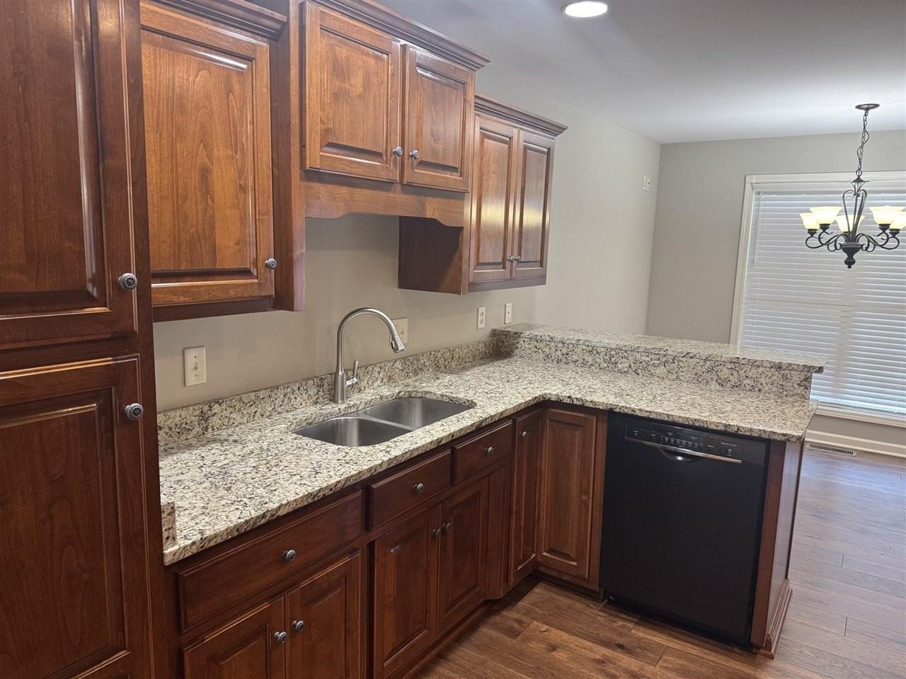 309 Eureka Way - Photo 7 of 27