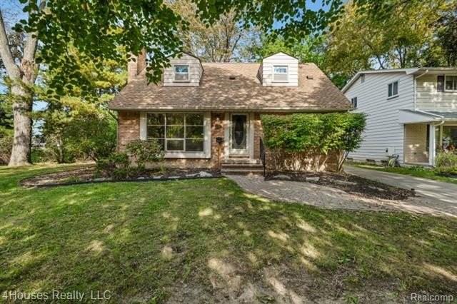 3336 Merrill Ave - Photo 4 of 48