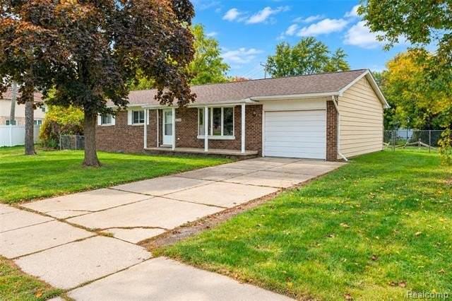 32740 Ann Arbor Trl - Photo 2 of 37