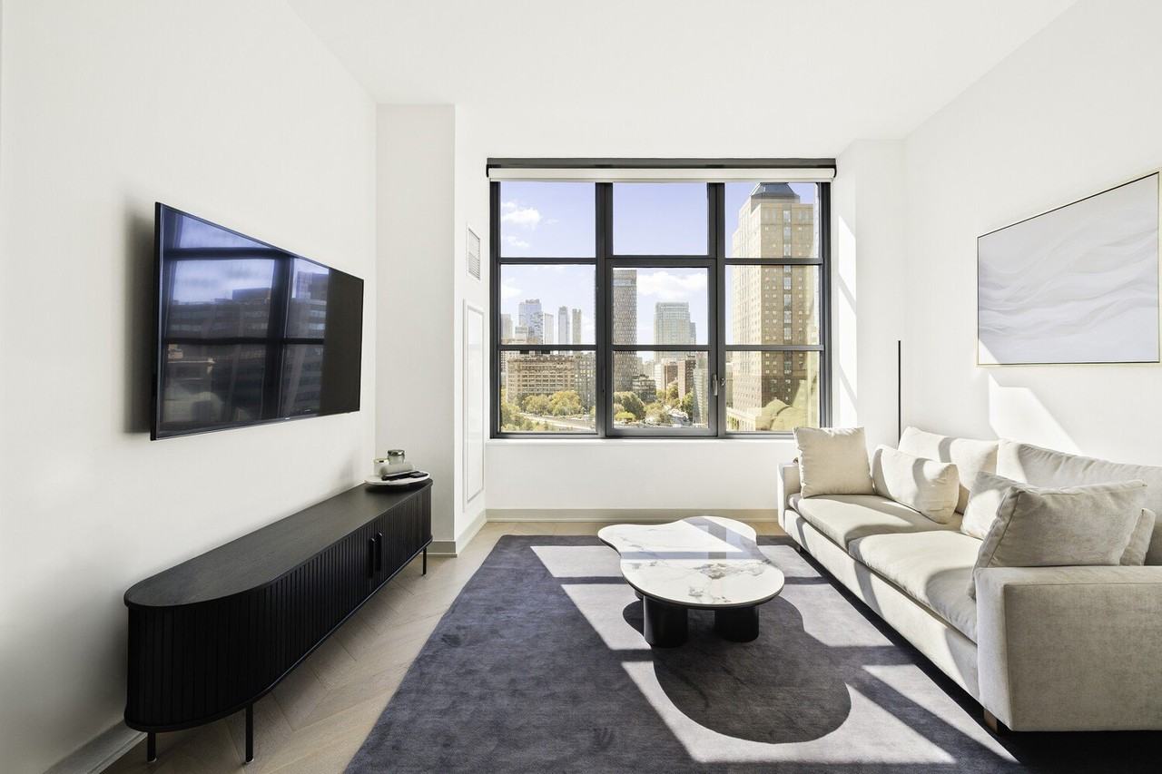 85 Jay St - Photo 2 of 10