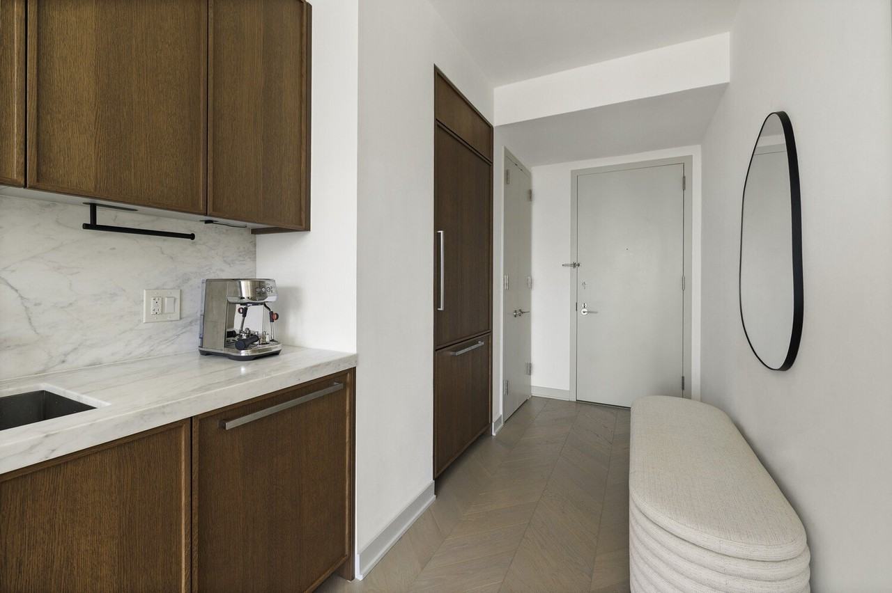 85 Jay St - Photo 6 of 10