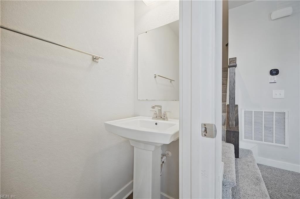 1209 Worden Way - Photo 3 of 43