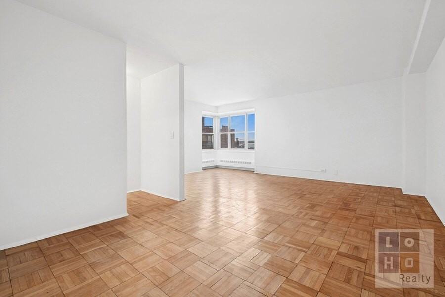 575 Grand St #1105 - Photo 2 of 22