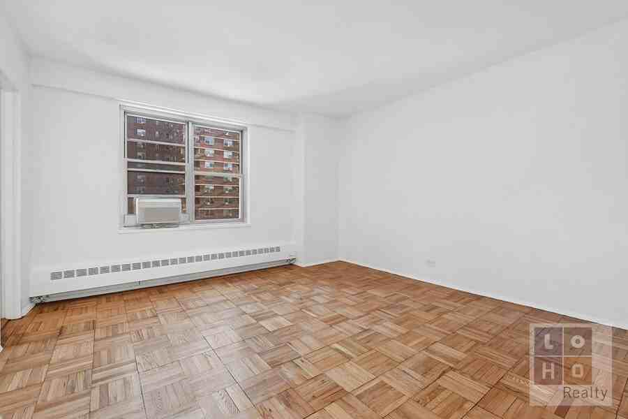 575 Grand St #1105 - Photo 7 of 22