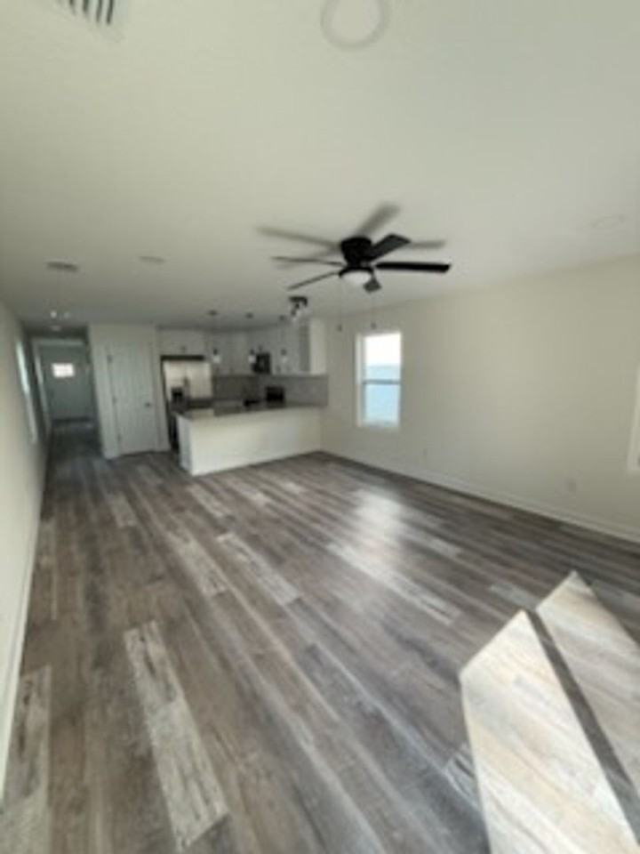 1205 Neva St - Photo 4 of 18
