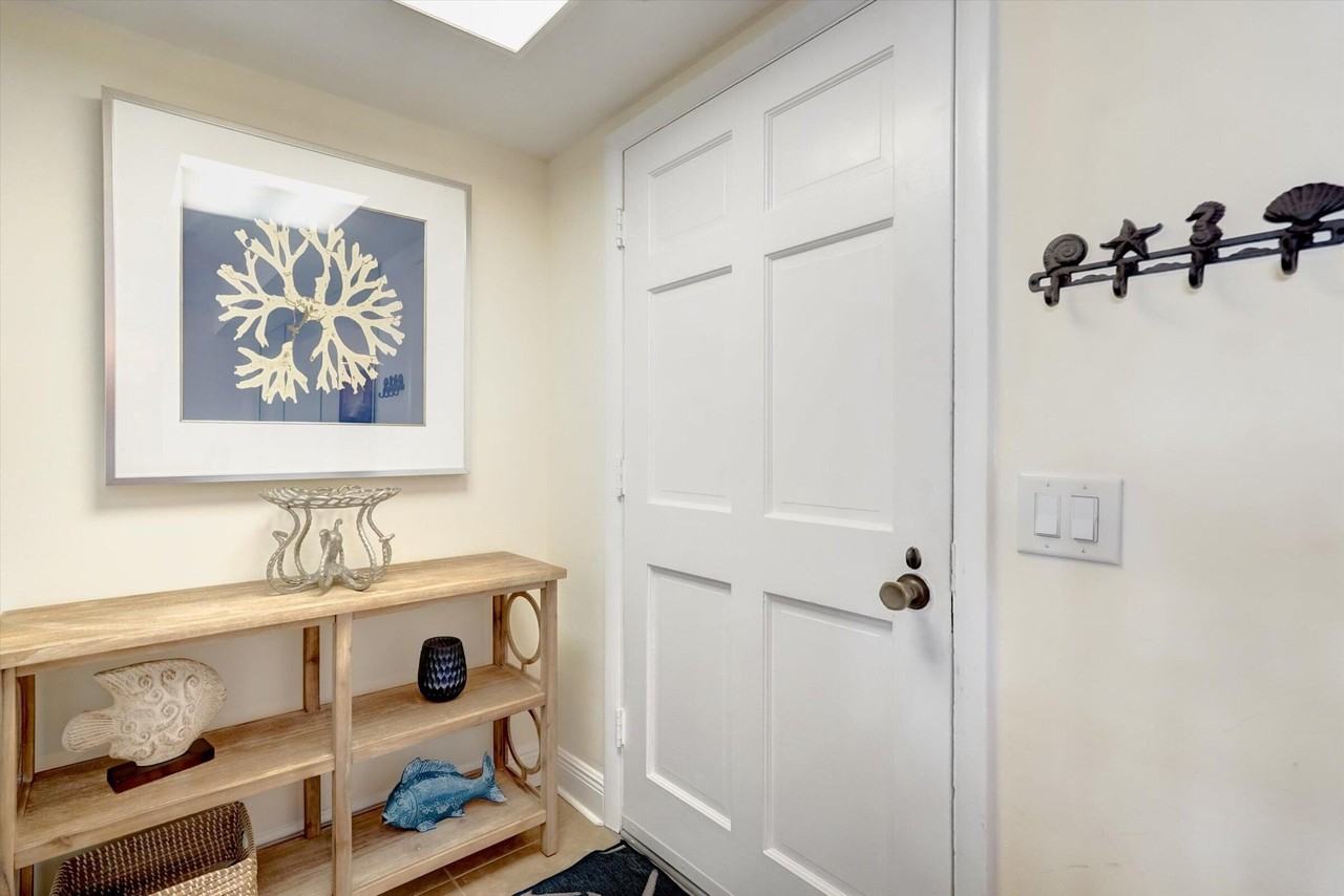 225 Beach Rd #503 - Photo 6 of 40