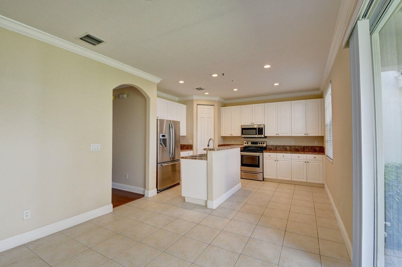 4353 Legacy Ct - Photo 5 of 35