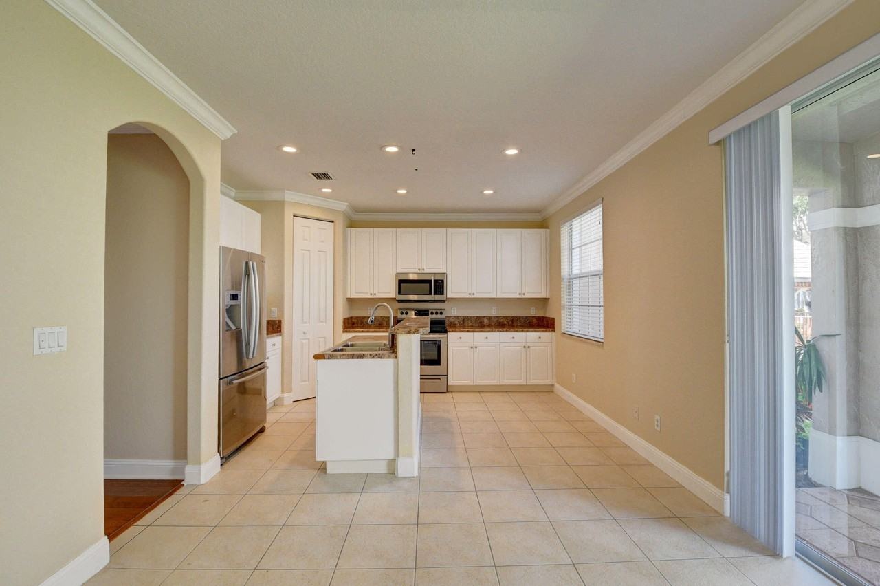 4353 Legacy Ct - Photo 7 of 35