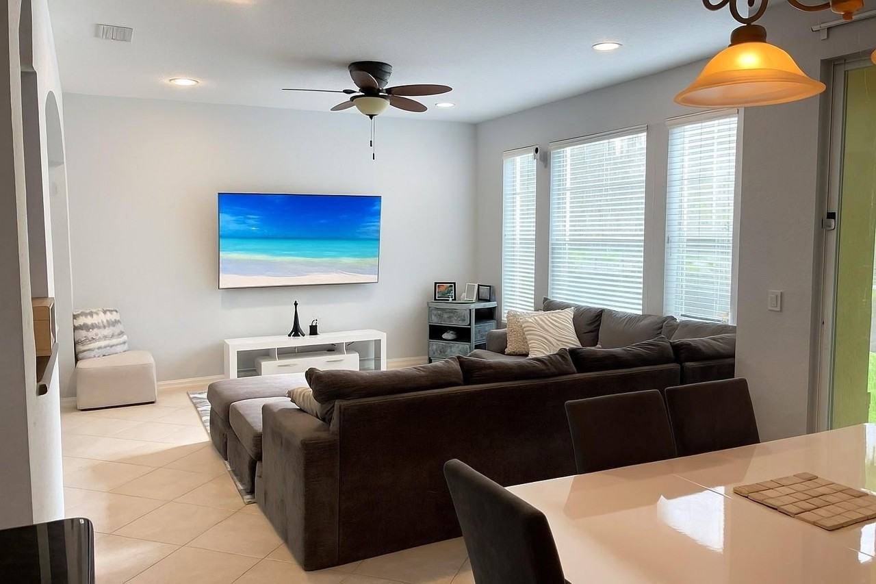 5780 Nw 120th Ave - Photo 6 of 35