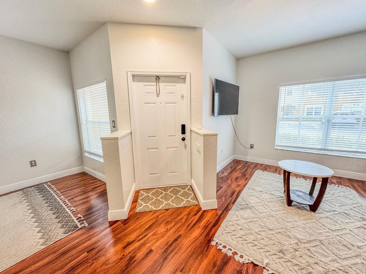 255 Lake Monterey Cir - Photo 4 of 28
