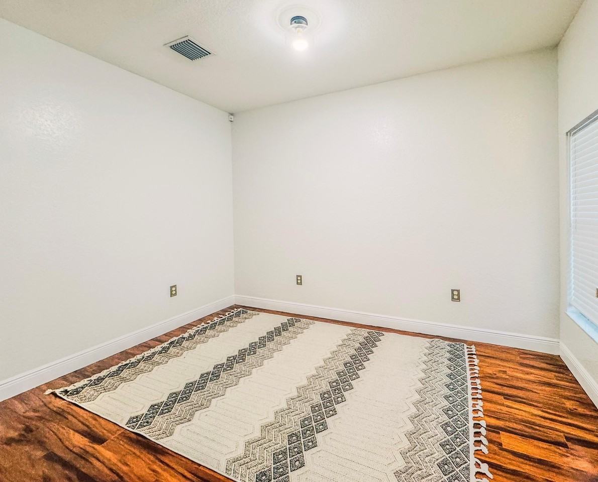 255 Lake Monterey Cir - Photo 6 of 28
