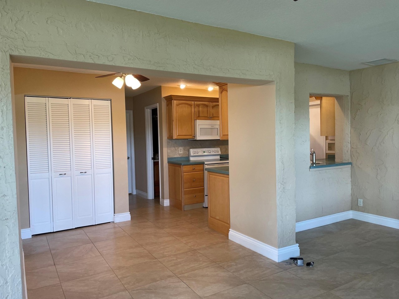 6347 Timberlakes Way - Photo 5 of 28