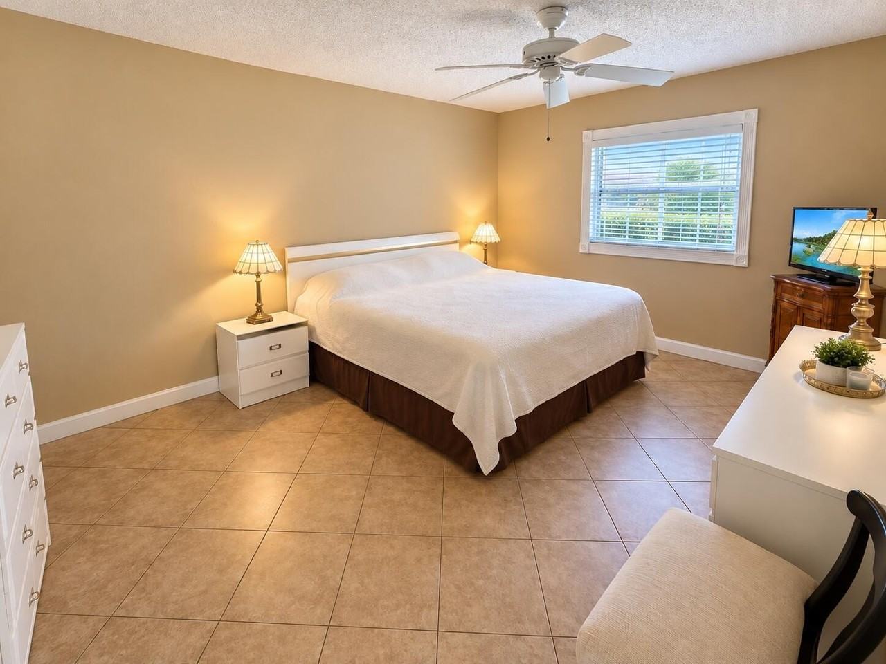 22765 Sw 66th Ave #104 - Photo 5 of 11