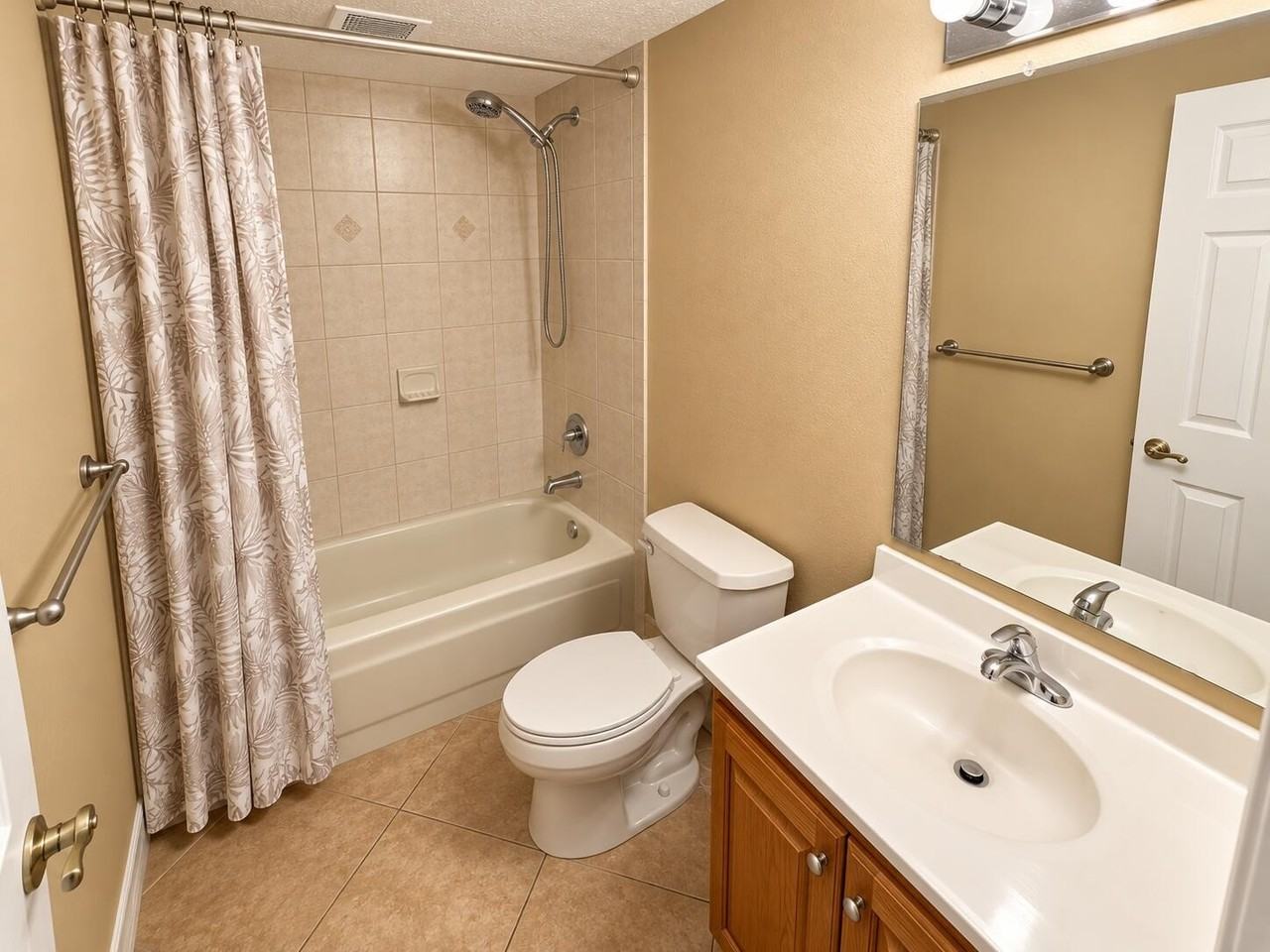 22765 Sw 66th Ave #104 - Photo 7 of 11