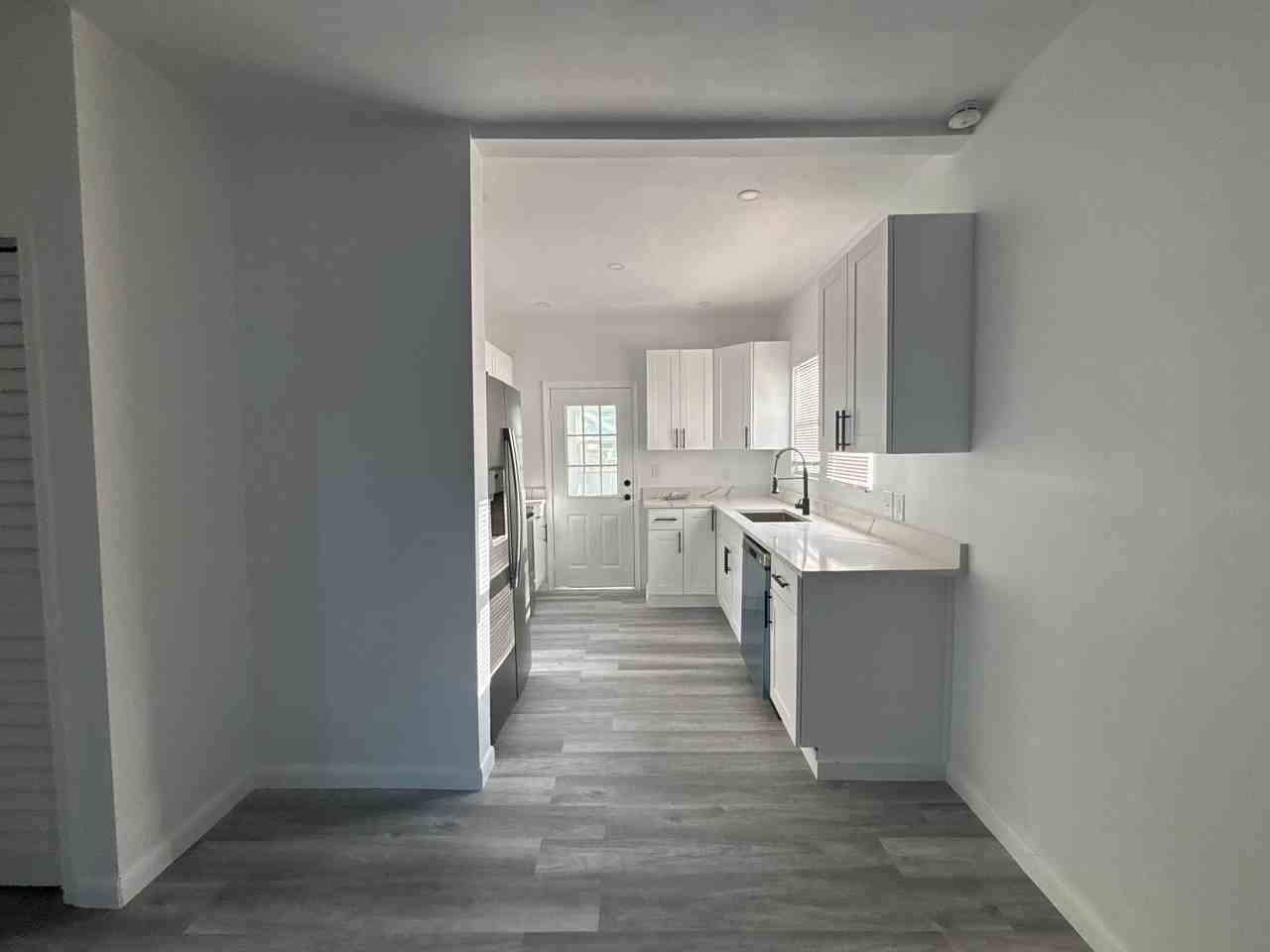 319 N 11th St - Photo 7 of 30