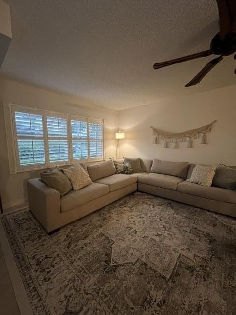 2873 Sw Lakemont Pl - Photo 2 of 15