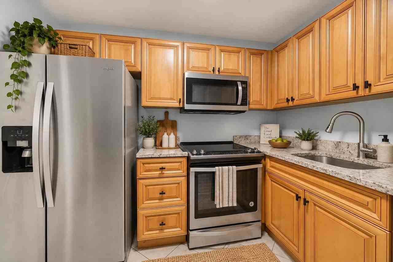 134 S Cypress Rd #425 - Photo 4 of 43
