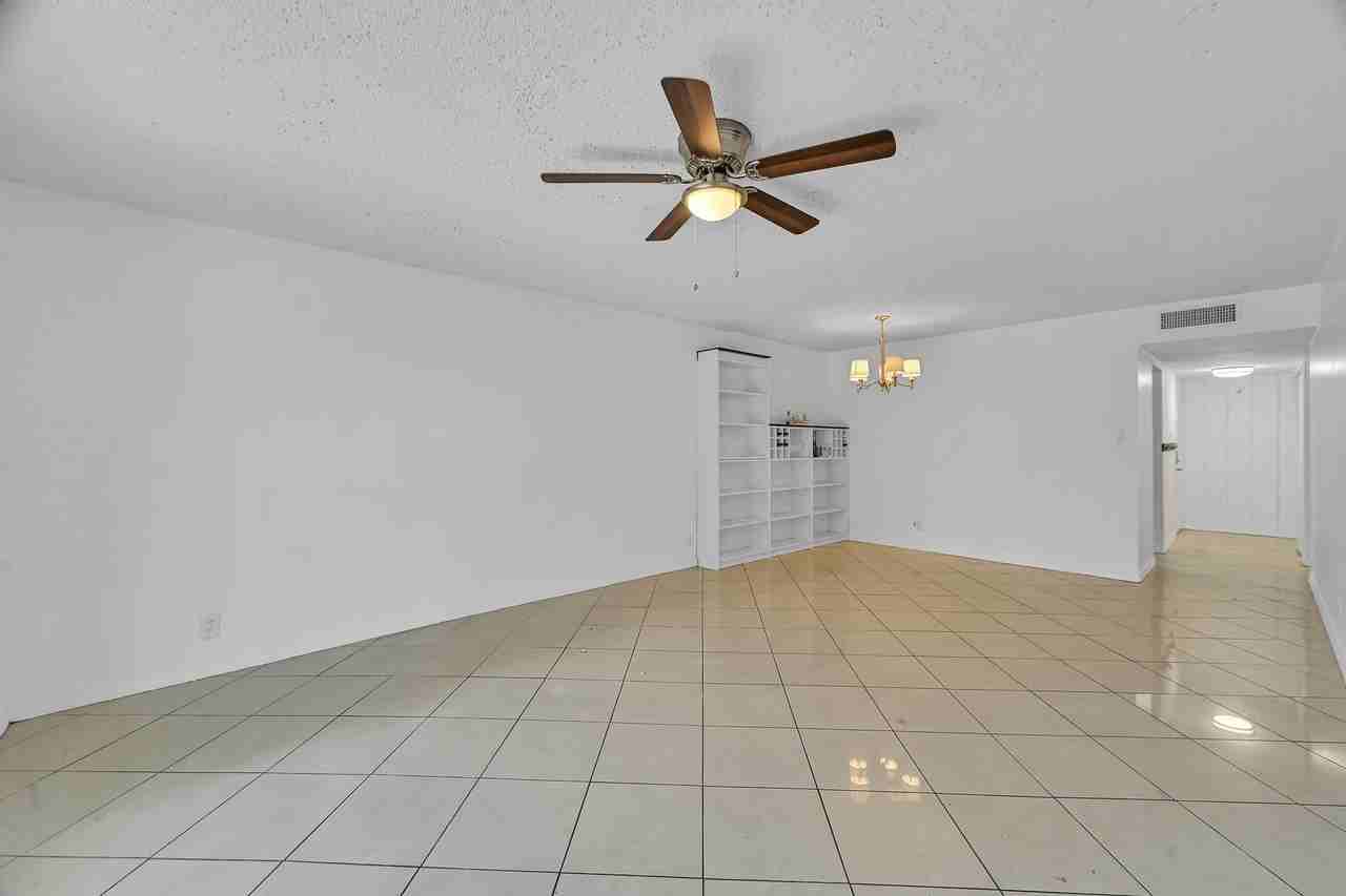 134 S Cypress Rd #425 - Photo 5 of 43