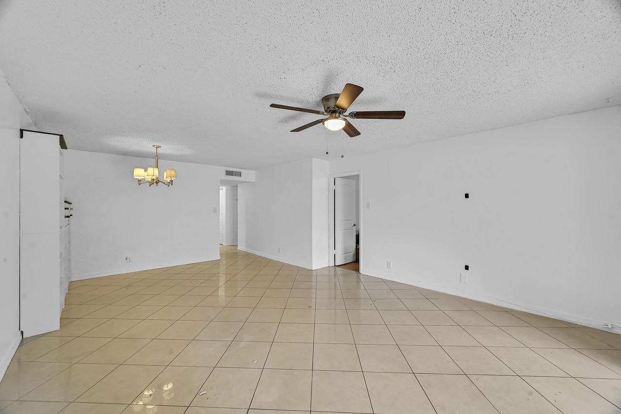 134 S Cypress Rd #425 - Photo 6 of 43