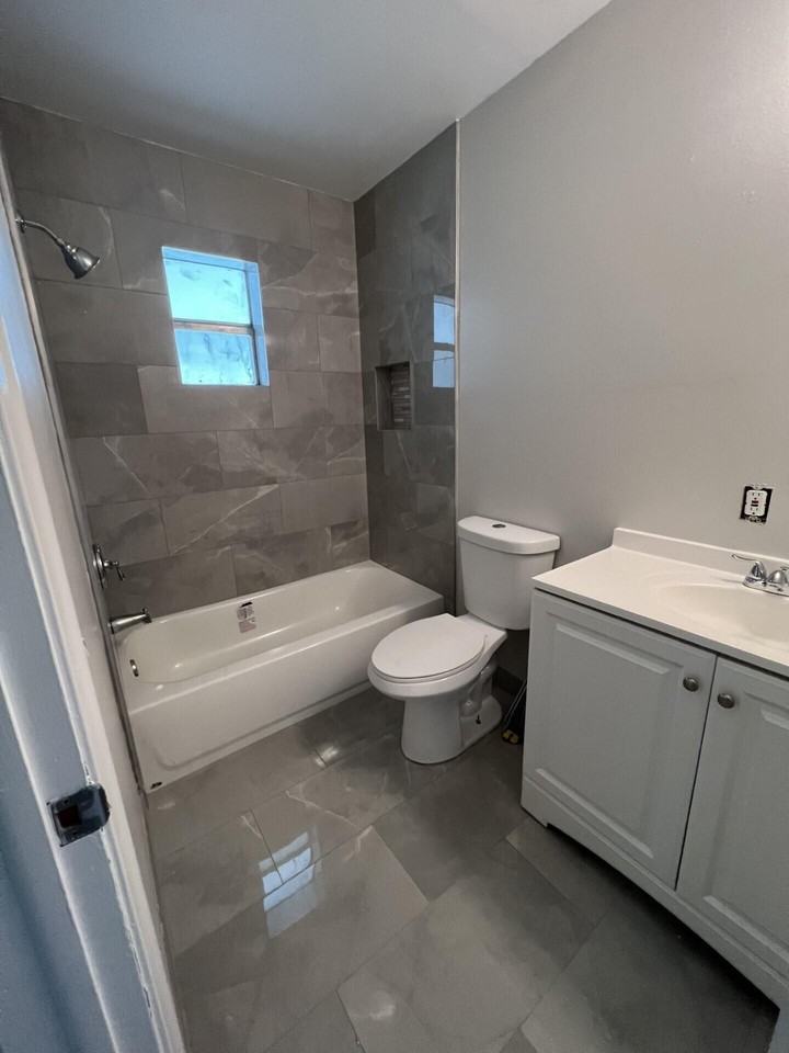 2759 Ponce De Leon Blvd - Photo 3 of 12