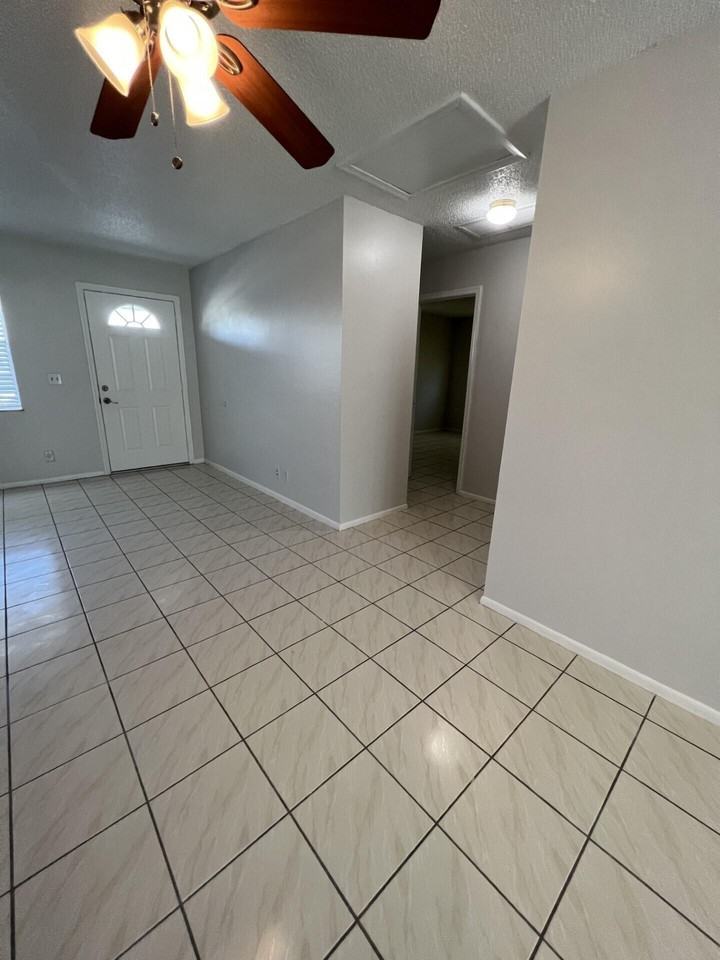 2759 Ponce De Leon Blvd - Photo 6 of 12