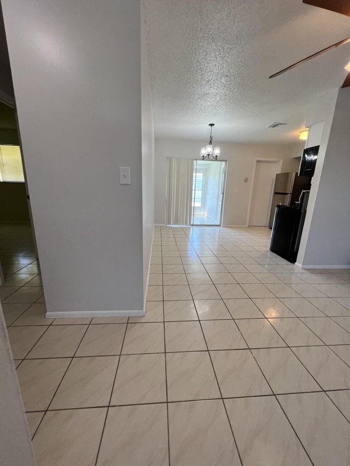 2759 Ponce De Leon Blvd - Photo 7 of 12
