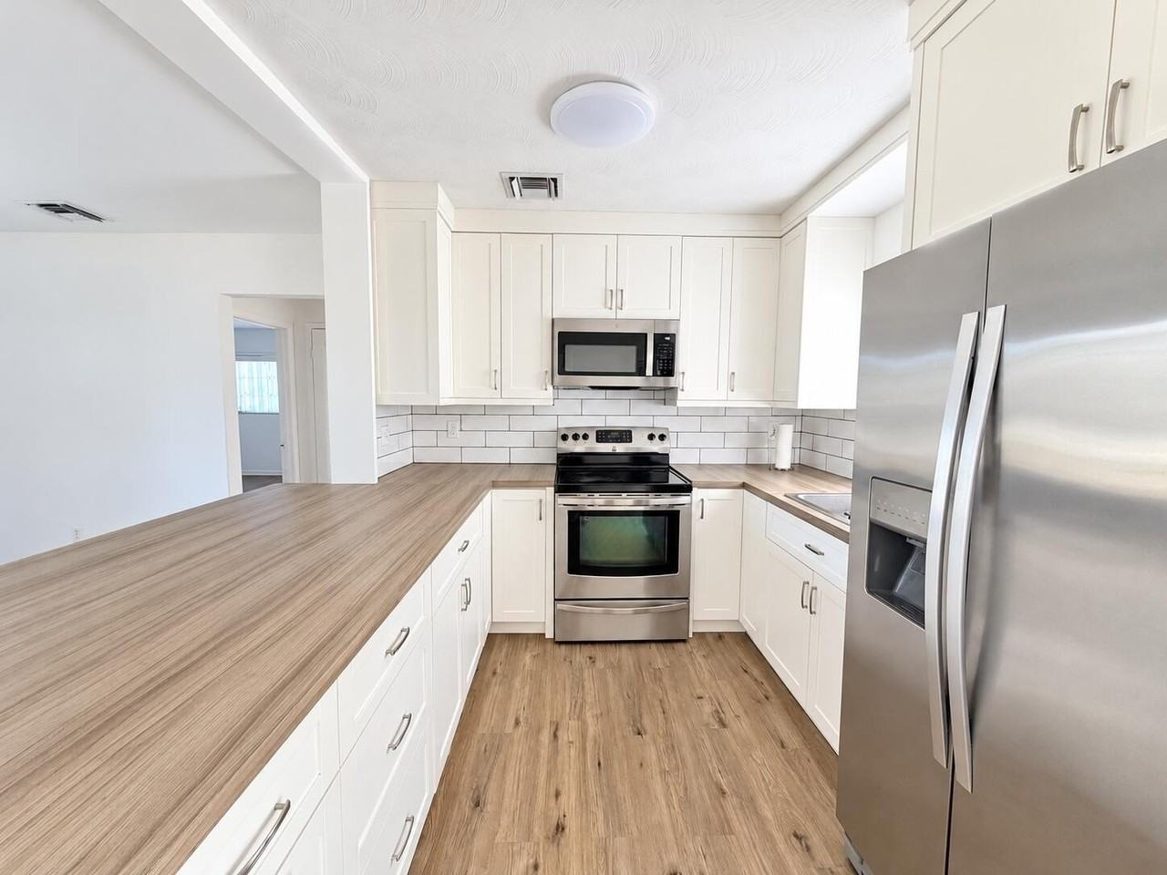 116 Ne Entrada Ave - Photo 6 of 27