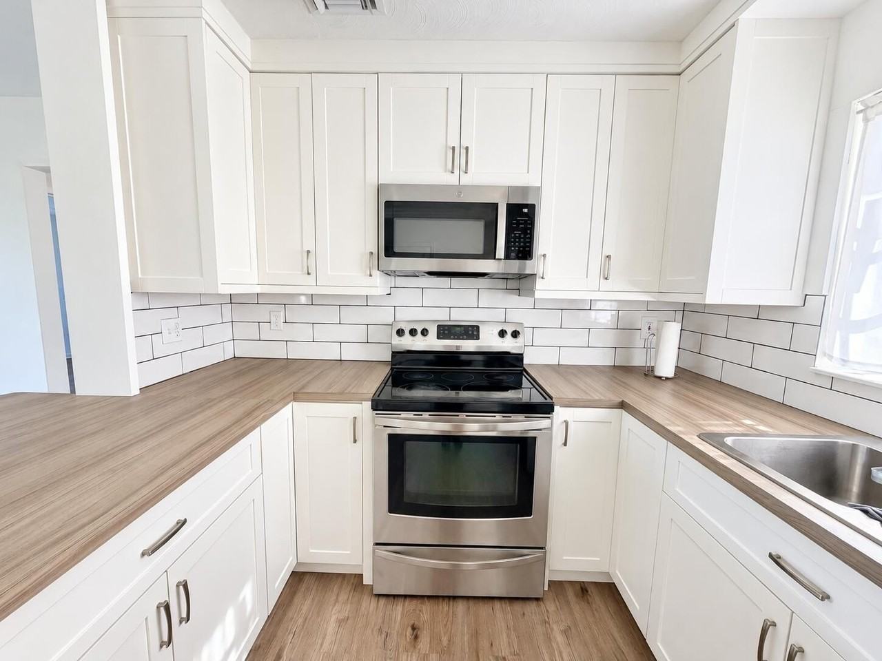 116 Ne Entrada Ave - Photo 7 of 27