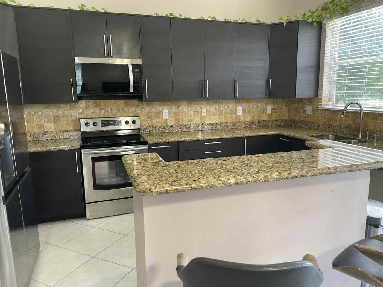 9514 Lago Dr - Photo 5 of 27