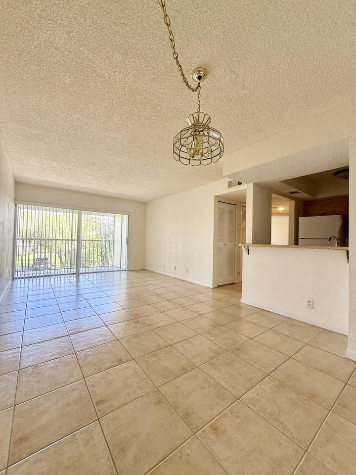 1500 Se Royal Green Cir #203 - Photo 2 of 22