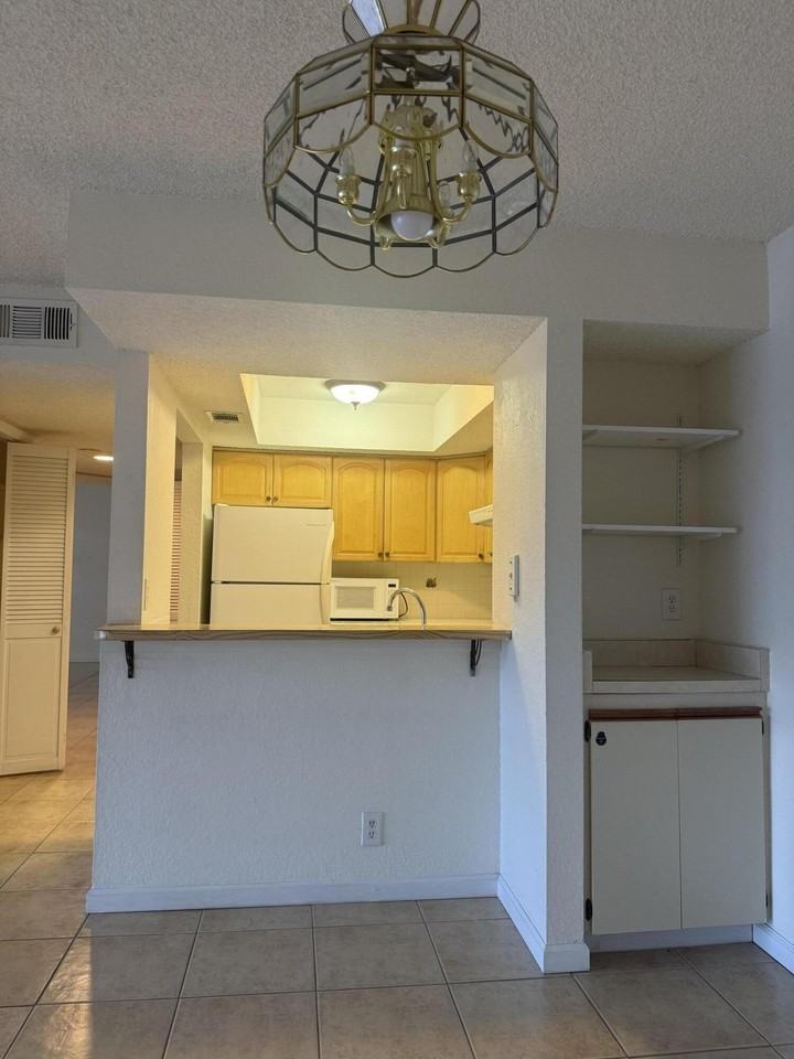 1500 Se Royal Green Cir #203 - Photo 5 of 22