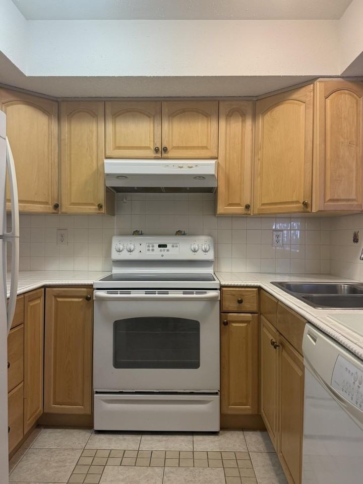 1500 Se Royal Green Cir #203 - Photo 7 of 22