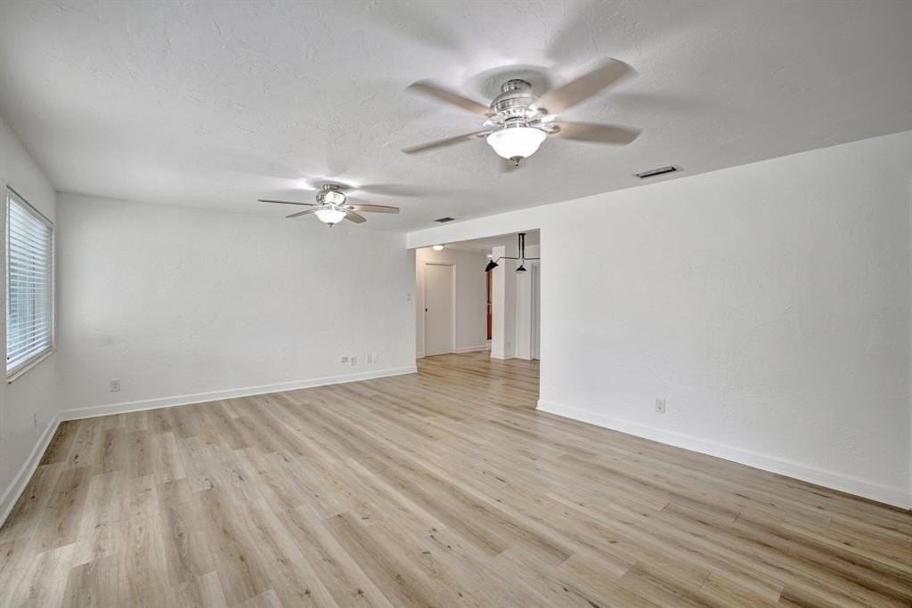5615 Freedom St - Photo 5 of 18