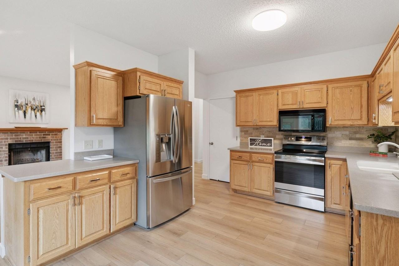 1301 Stratton Ct - Photo 4 of 42