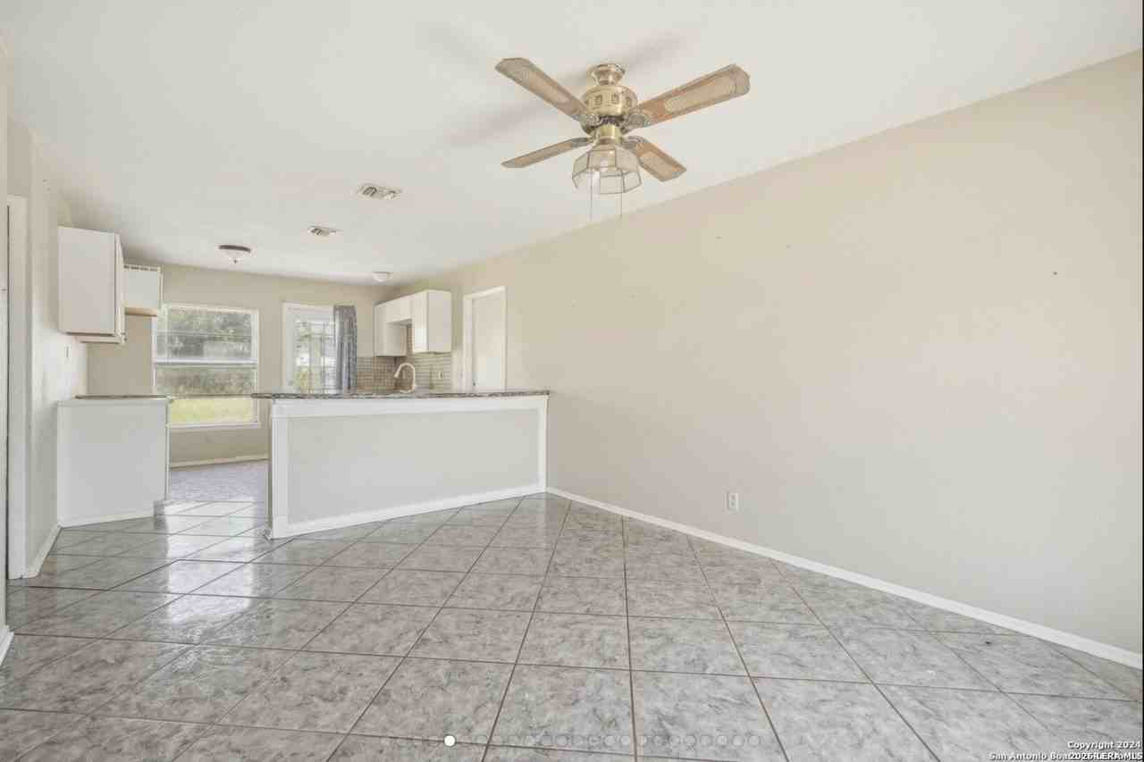5301 Castle Cv - Photo 3 of 4