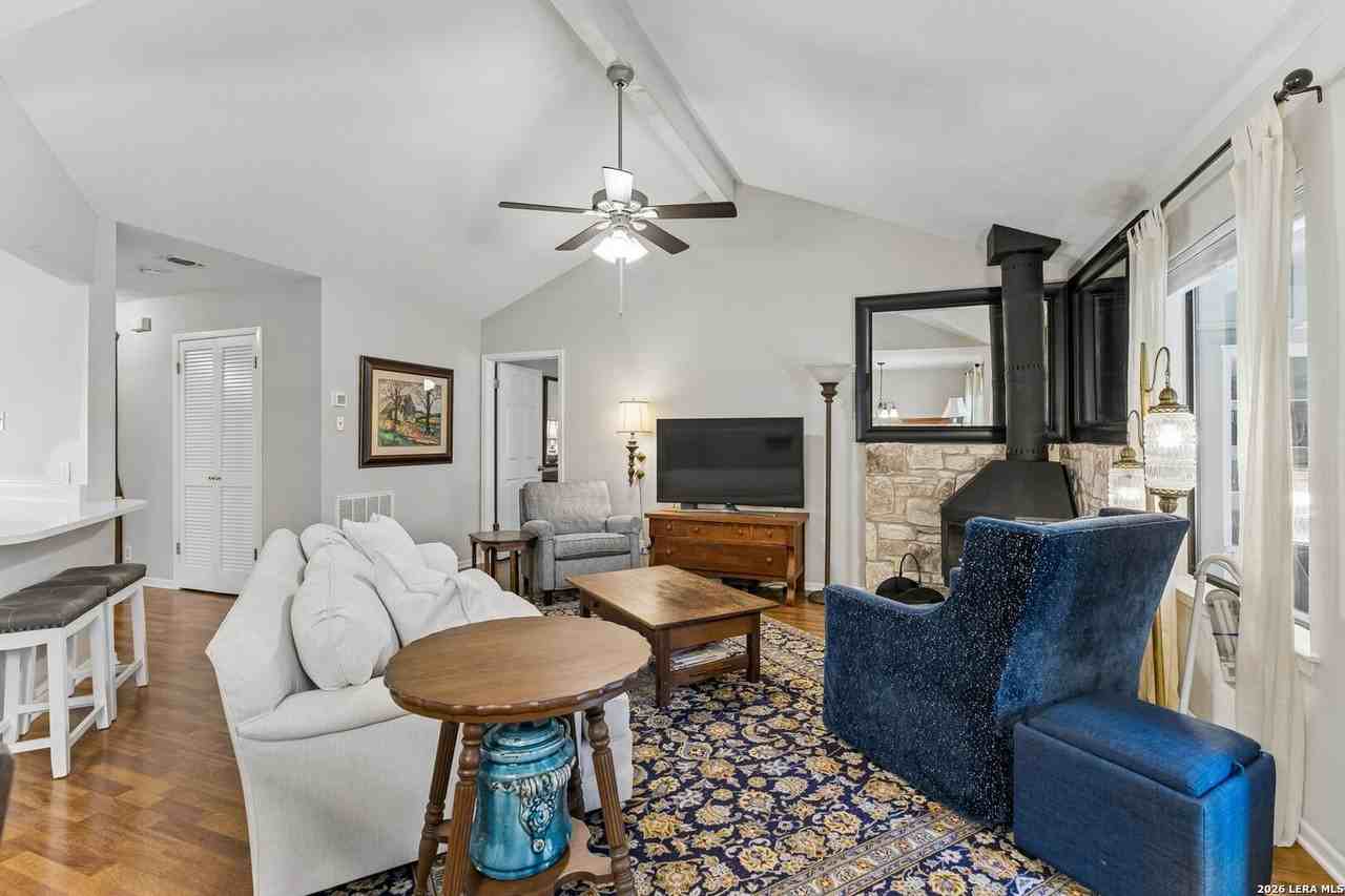 106 Lehmann St - Photo 6 of 35