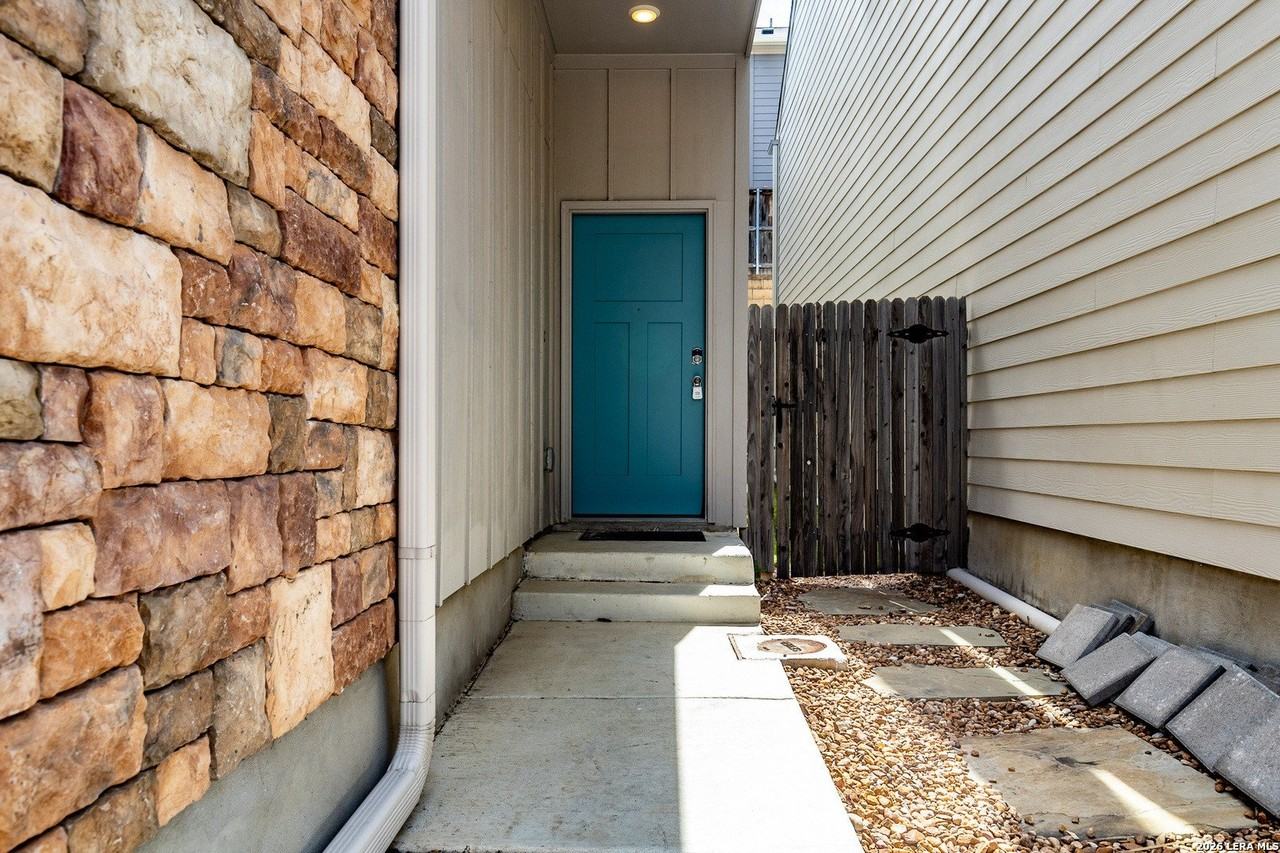 6446 Babcock Rd #35 - Photo 5 of 36