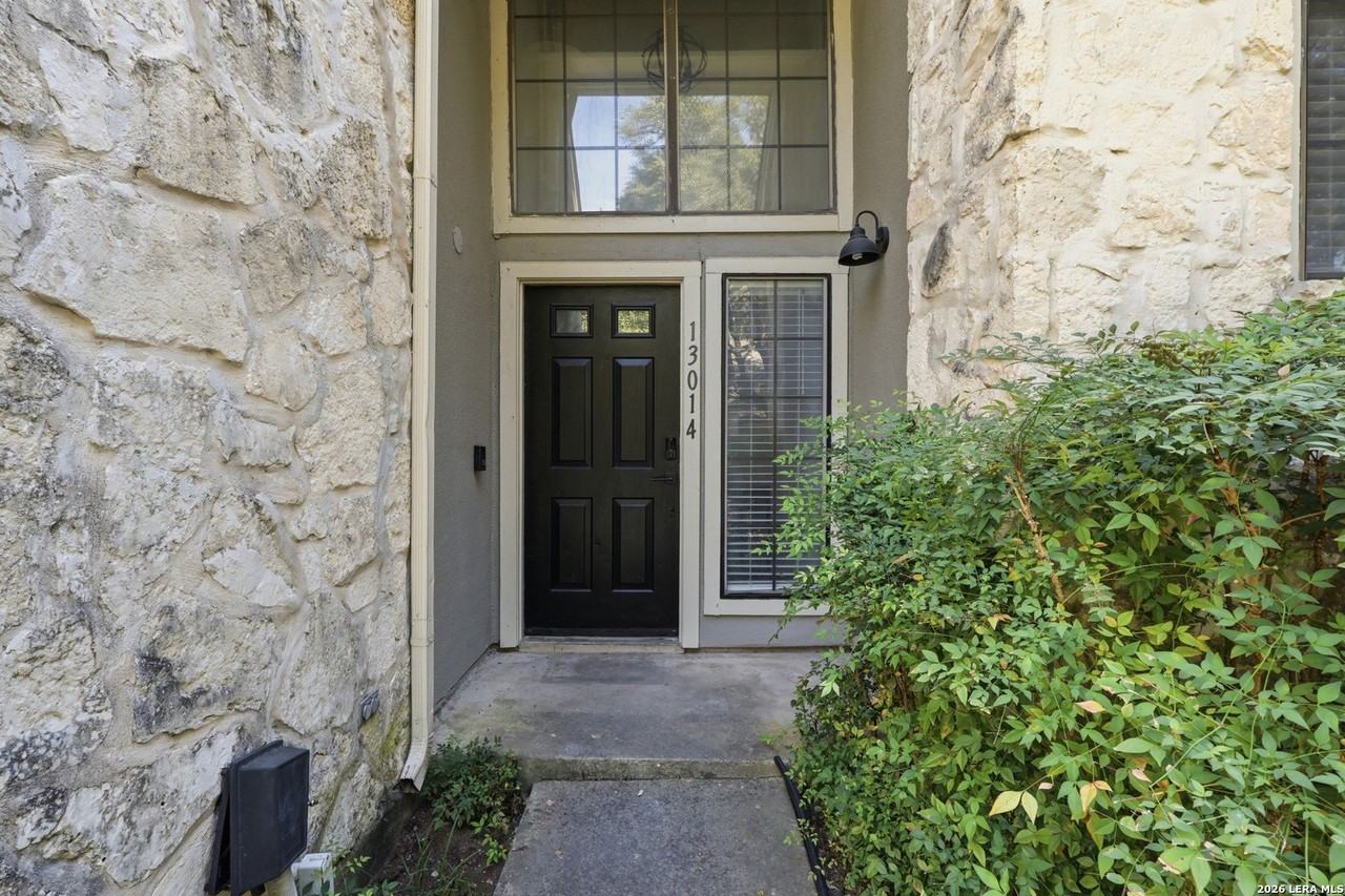 13014 Trent St - Photo 4 of 40