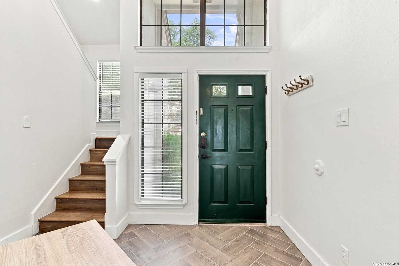 13014 Trent St - Photo 5 of 40
