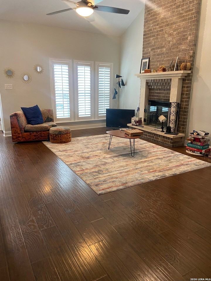 16731 Henderson Pass - Photo 3 of 20